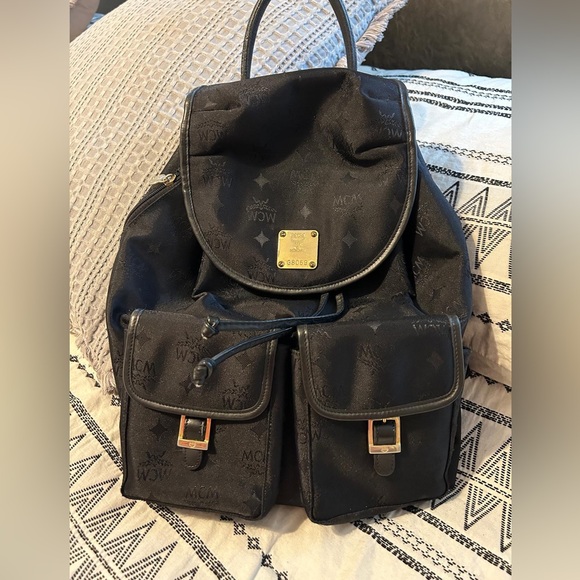 Backpack - Picture 1 of 11